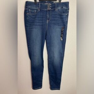 Torrid Super Soft Jeggins 3 button High Rise Size 16